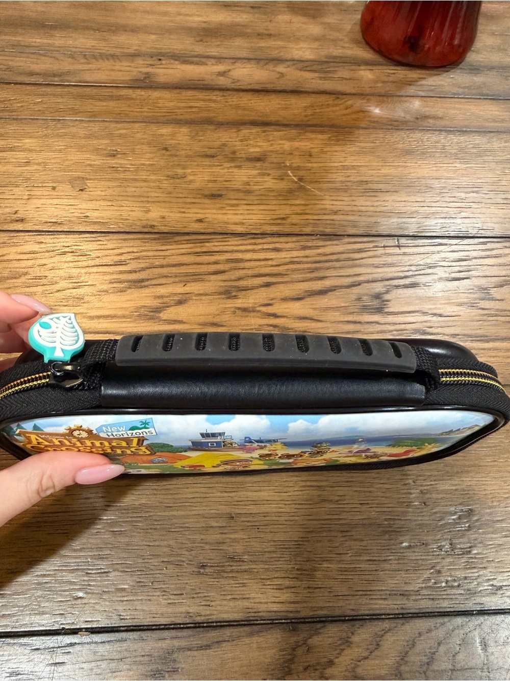 Animal Crossing switch Themed Carrying Case - Beach Scene - Picture 2 of 8